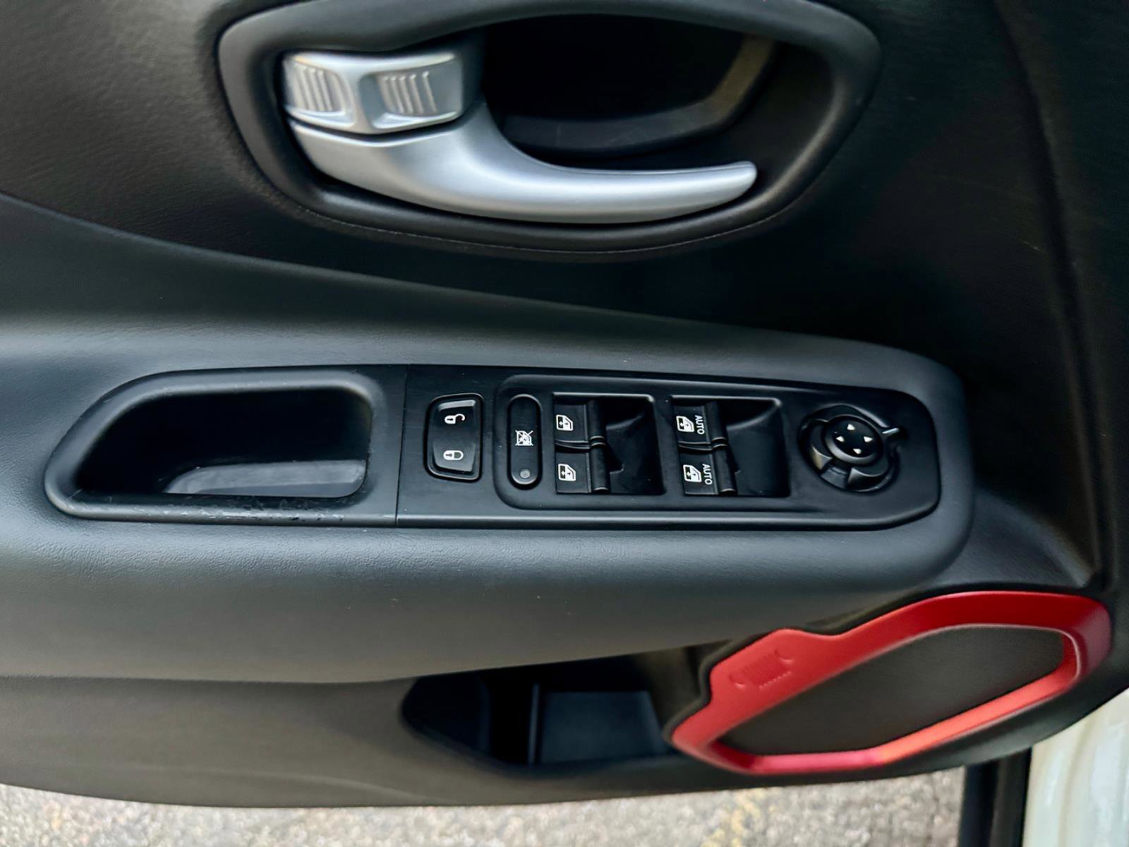 Used 2023 Jeep Renegade Trailhawk image 19