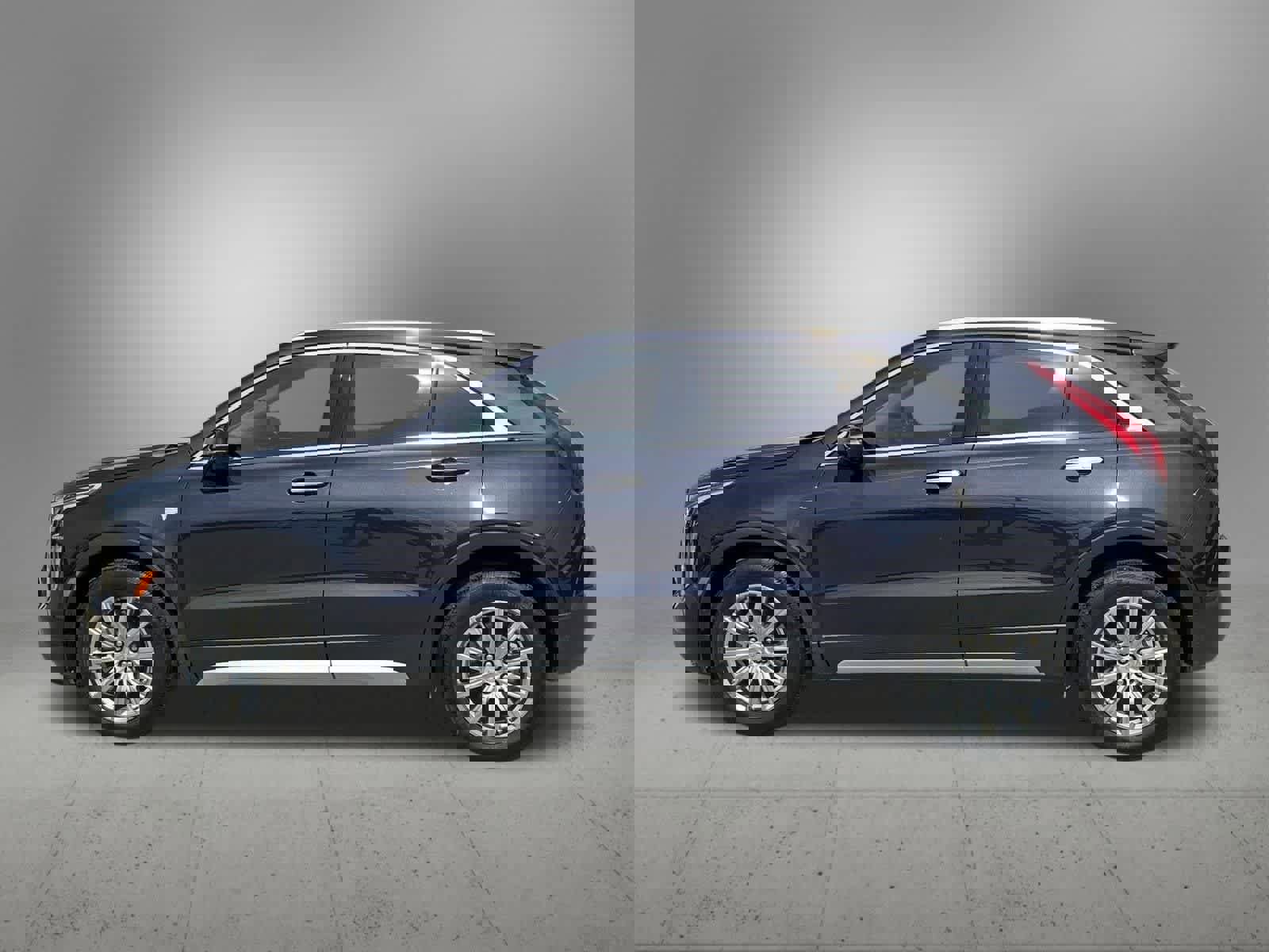 Used 2022 Cadillac XT4 Premium Luxury w/ Enhanced Visibility Package image 3