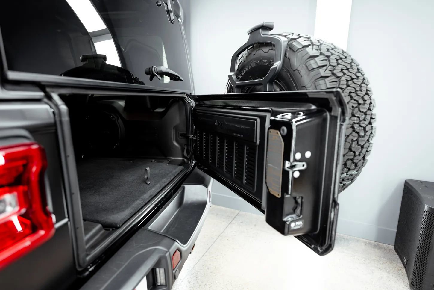 Used 2024 Jeep Wrangler Unlimited Rubicon 392 image 29