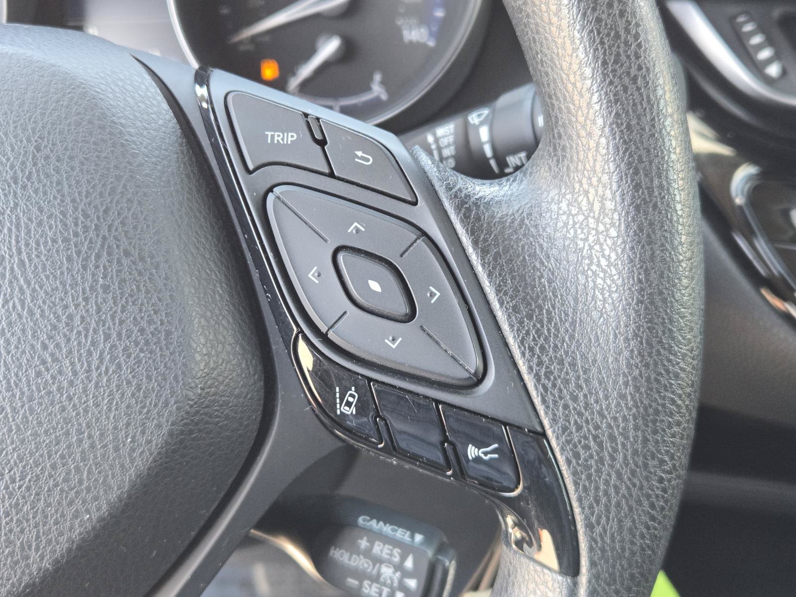 Used 2021 Toyota C-HR LE FWD image 18