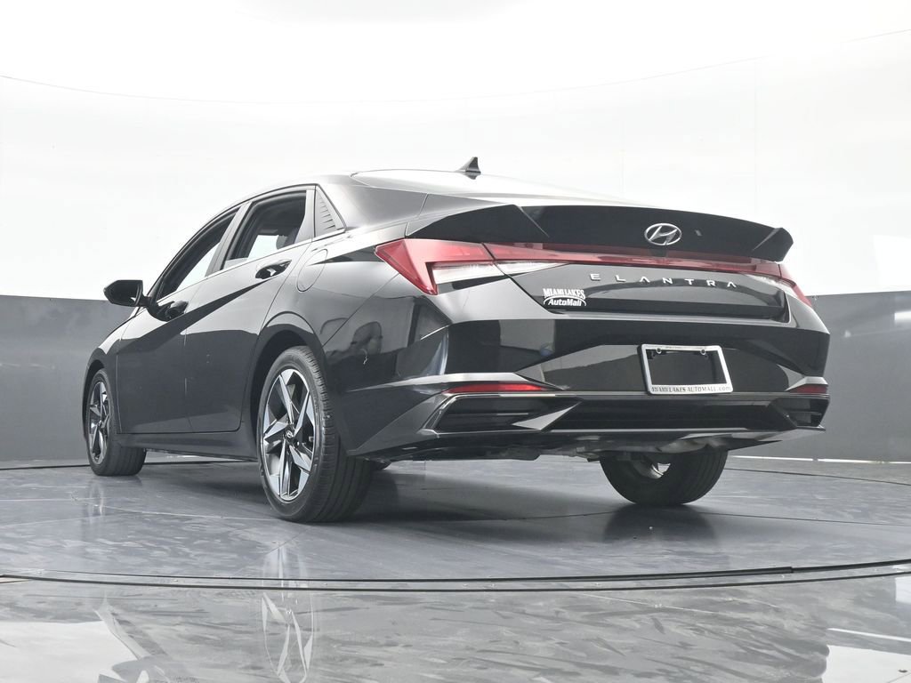 Used 2022 Hyundai Elantra SEL w/ Convenience + Premium Package image 57