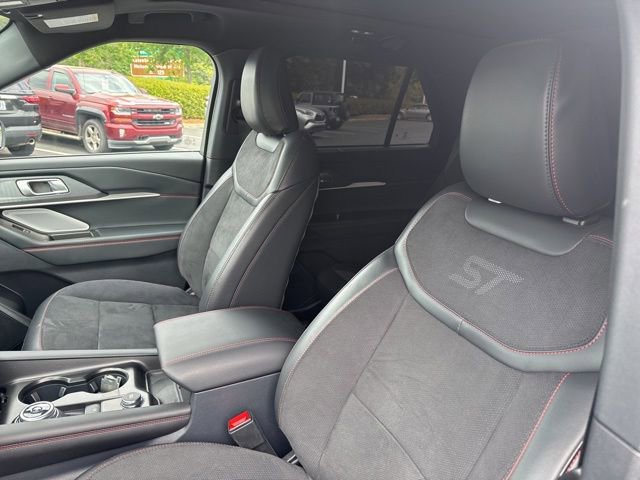 Used 2025 Ford Explorer ST AWD/4WD image 13