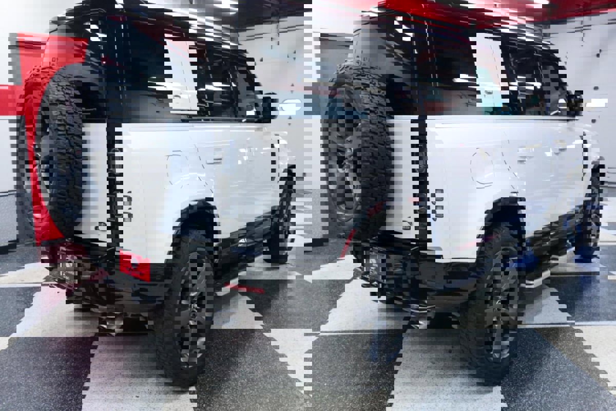 Used 2023 Land Rover Defender 110 V8 image 7