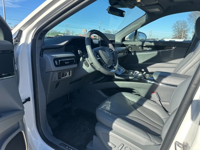 Used 2023 Lincoln Nautilus Reserve w/ Equipment Group 201A image 17