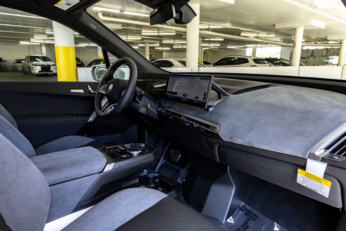 New 2026 BMW iX xDrive45 w/ M Sport Package image 28
