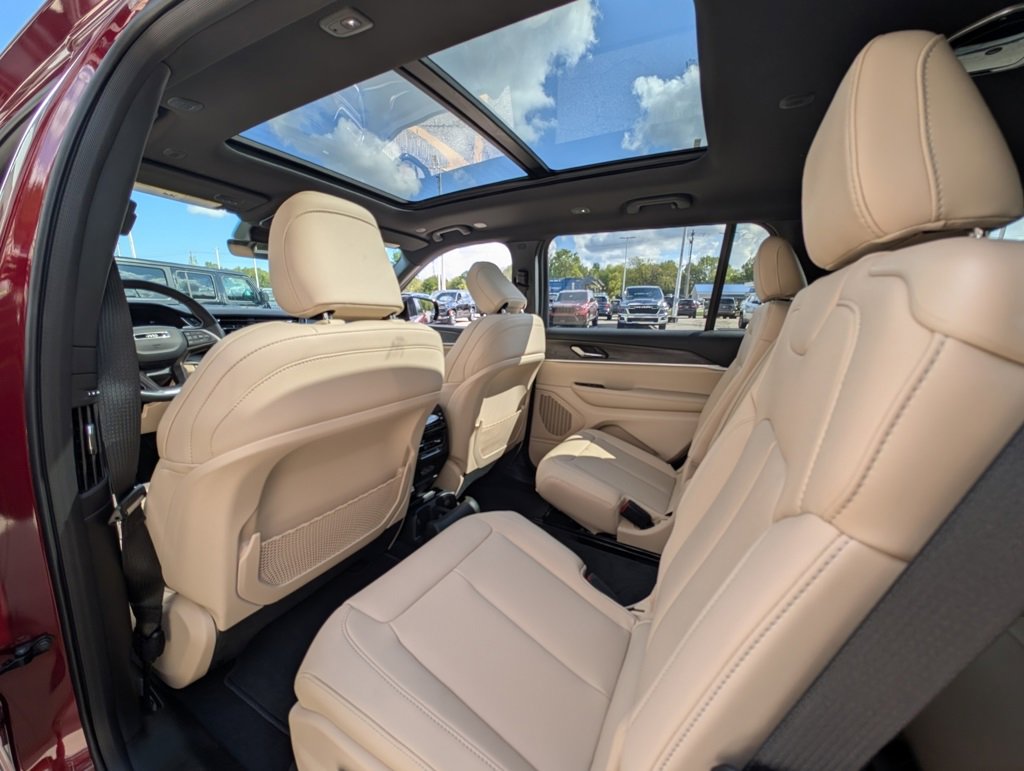 New 2025 Jeep Grand Cherokee L Limited image 15