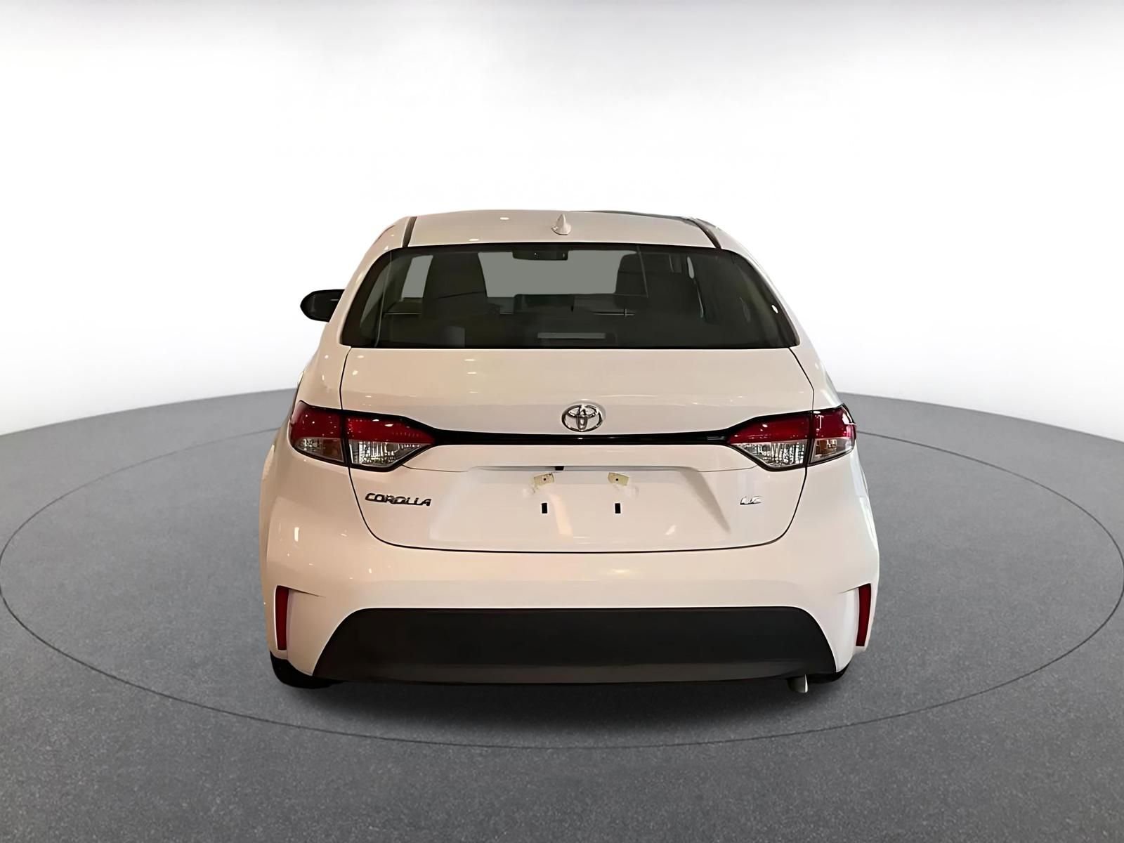 Used 2025 Toyota Corolla LE image 12