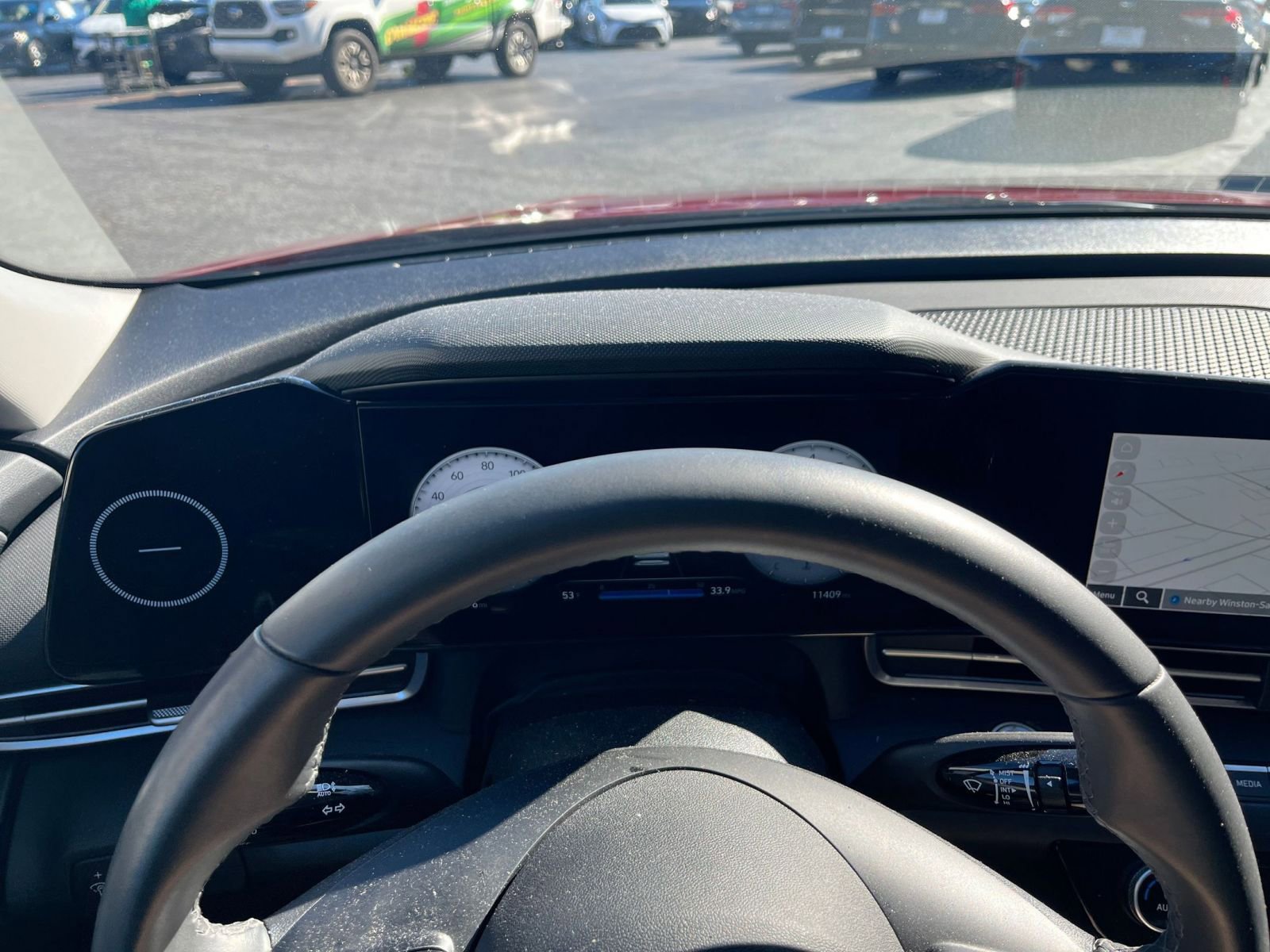 Used 2025 Hyundai Elantra SEL image 30