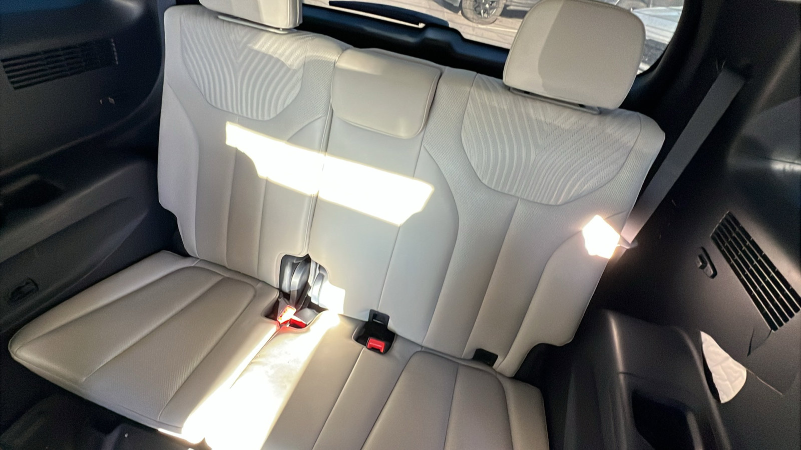 Used 2024 Hyundai Palisade Calligraphy image 27