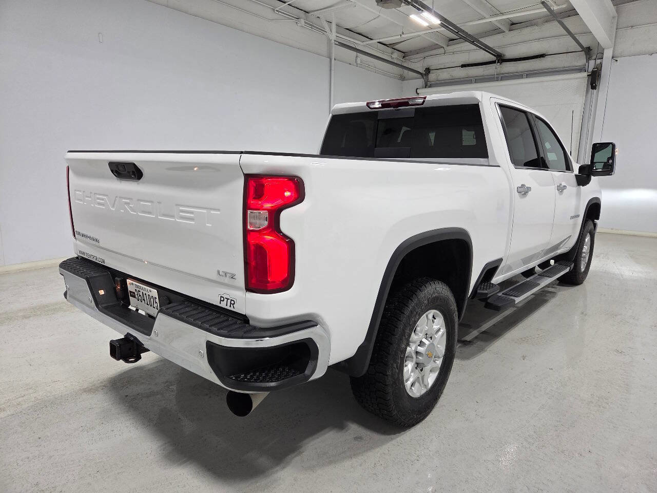 Used 2023 Chevrolet Silverado 2500 LTZ w/ LTZ Plus Package AWD/4WD image 8