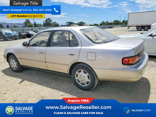 Used 1994 Toyota Camry LE FWD image 3