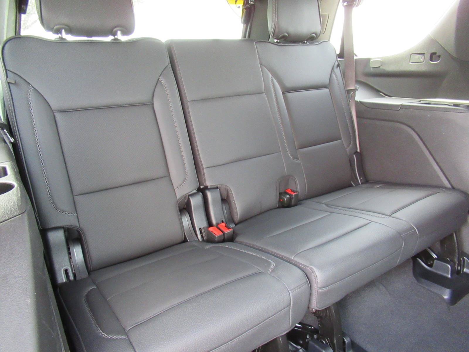 Used 2025 GMC Yukon Denali AWD/4WD image 33