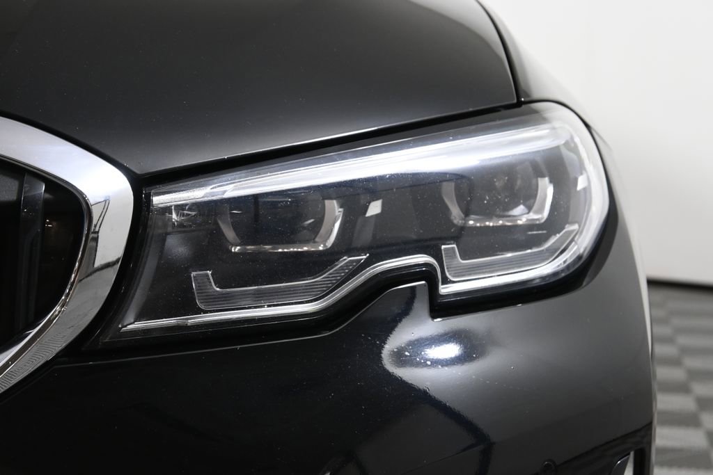 Used 2021 BMW 330e xDrive w/ Convenience Package image 11