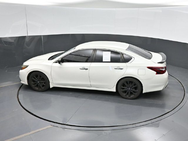Used 2017 Nissan Altima 2.5 SR w/ Midnight Edition Package FWD image 48