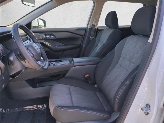 Used 2026 Nissan Rogue SV FWD image 15
