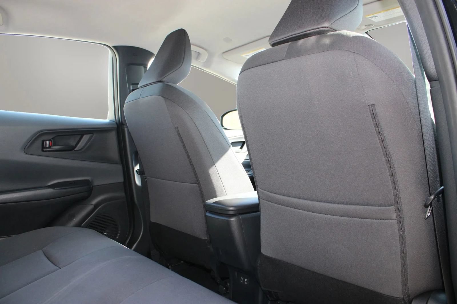 Used 2025 Toyota Prius LE FWD image 22