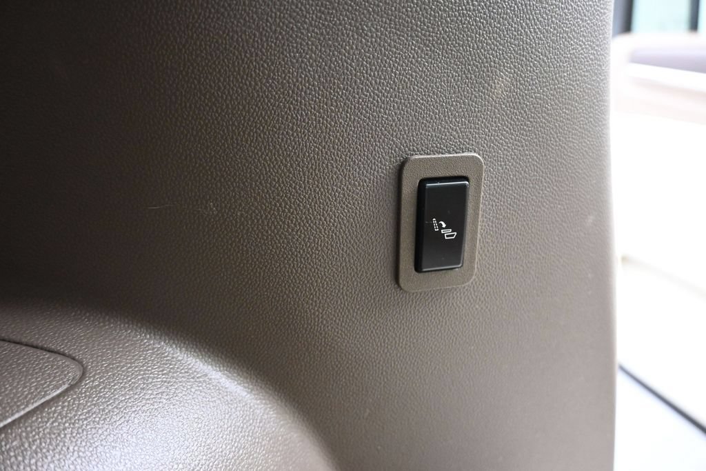 Used 2023 GMC Yukon XL Denali AWD/4WD image 44