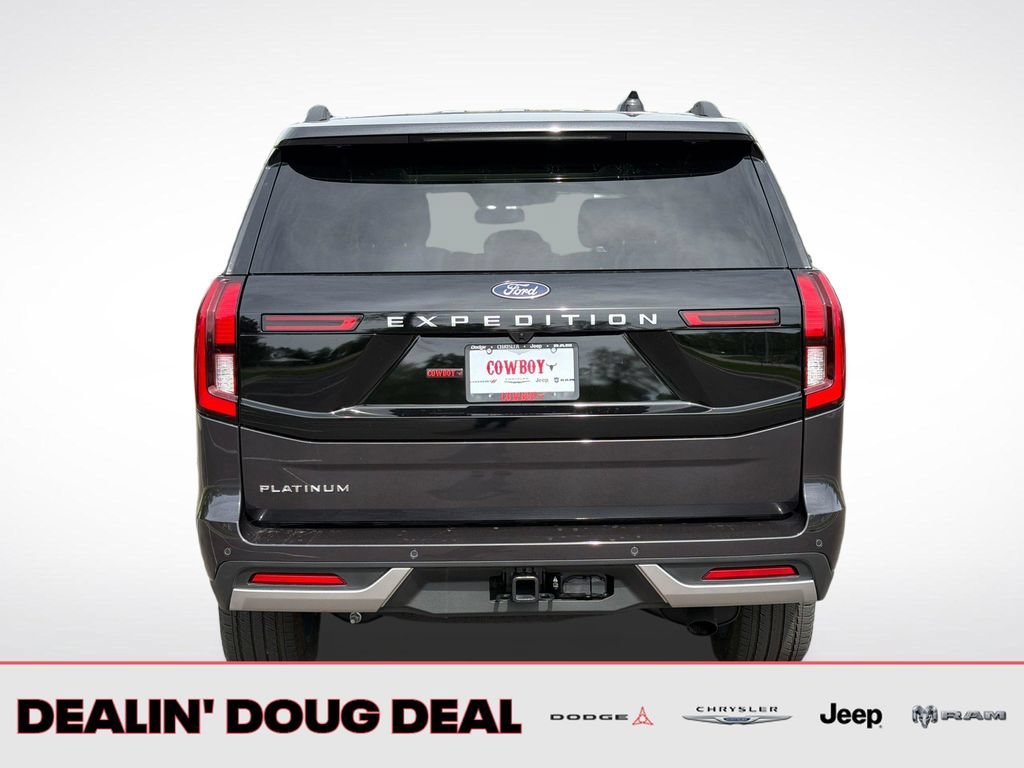 Used 2025 Ford Expedition Platinum w/ Driver's Package AWD/4WD image 5