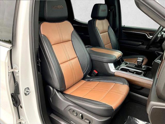 Used 2024 Chevrolet Silverado 1500 High Country AWD/4WD image 9