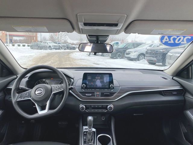 Used 2024 Nissan Altima 2.5 SV image 19
