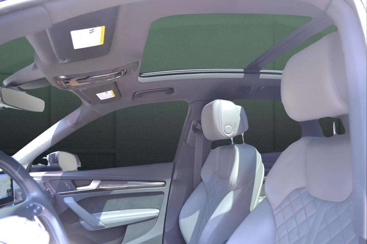 Used 2018 Audi SQ5 Premium Plus w/ Navigation Package image 15