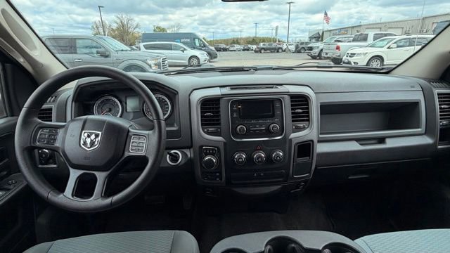 Used 2017 RAM 1500 Express AWD/4WD image 16