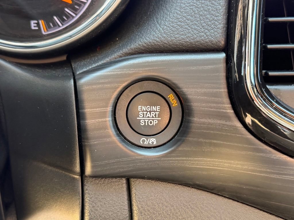 Certified 2022 Jeep Grand Cherokee Laredo E AWD/4WD image 29