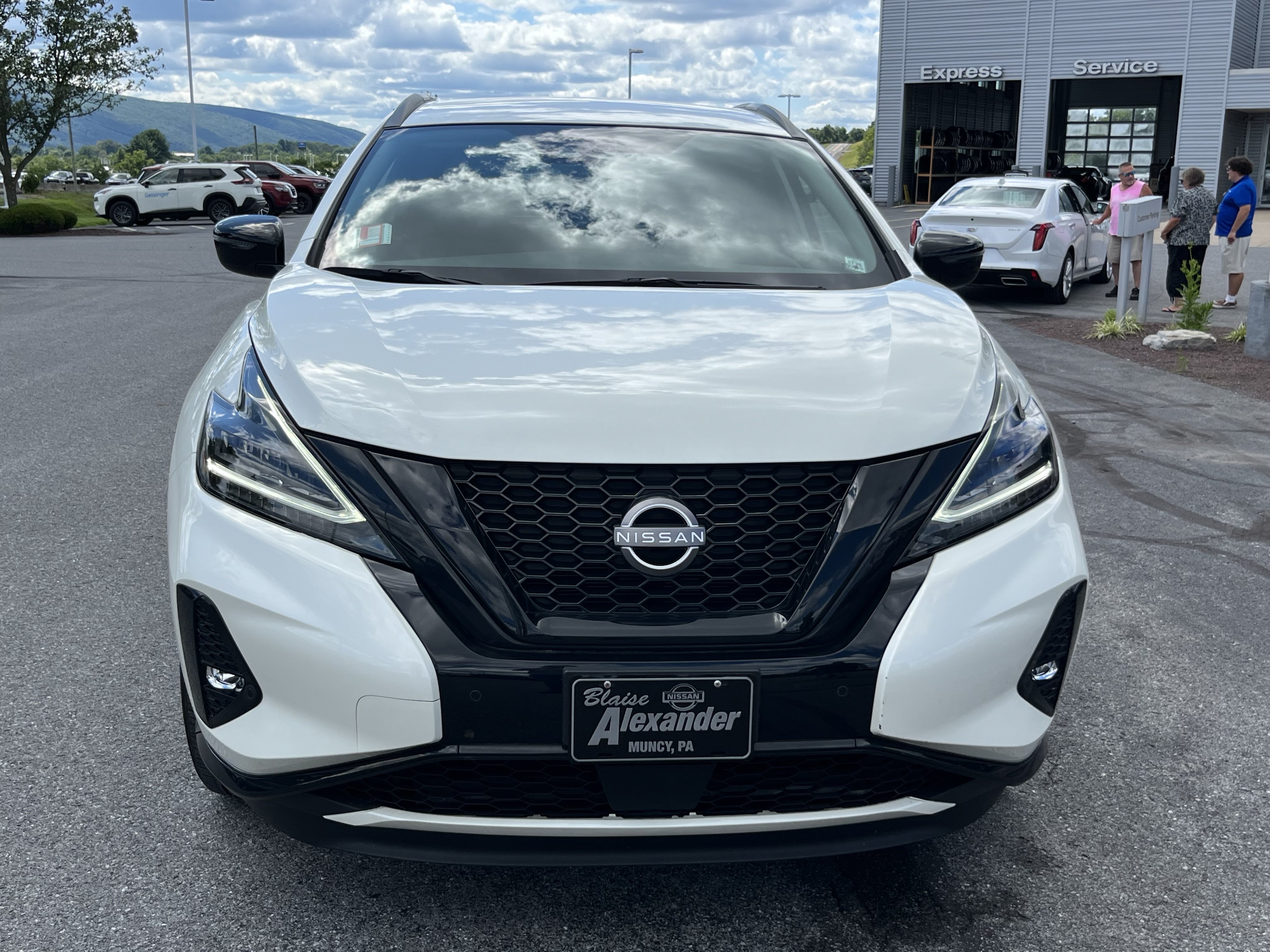 Used 2024 Nissan Murano SV w/ SV Midnight Edition Package AWD/4WD image 11
