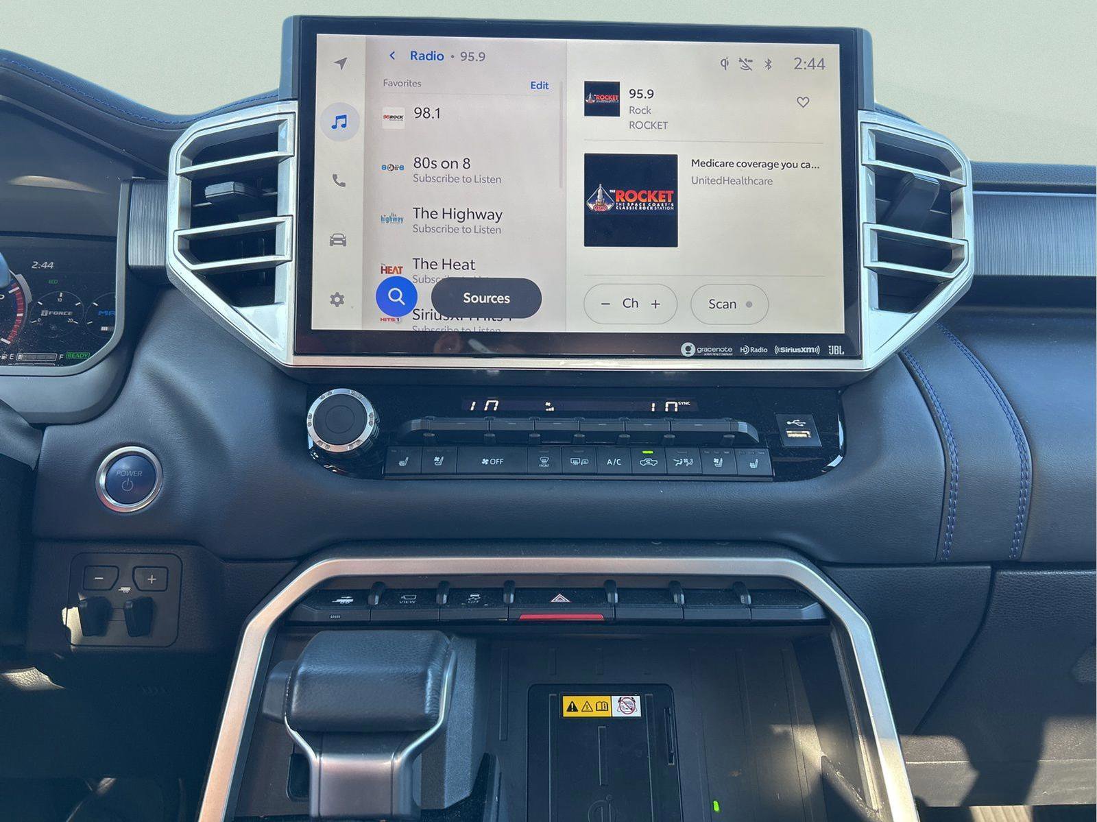 Used 2024 Toyota Tundra Platinum AWD/4WD image 16