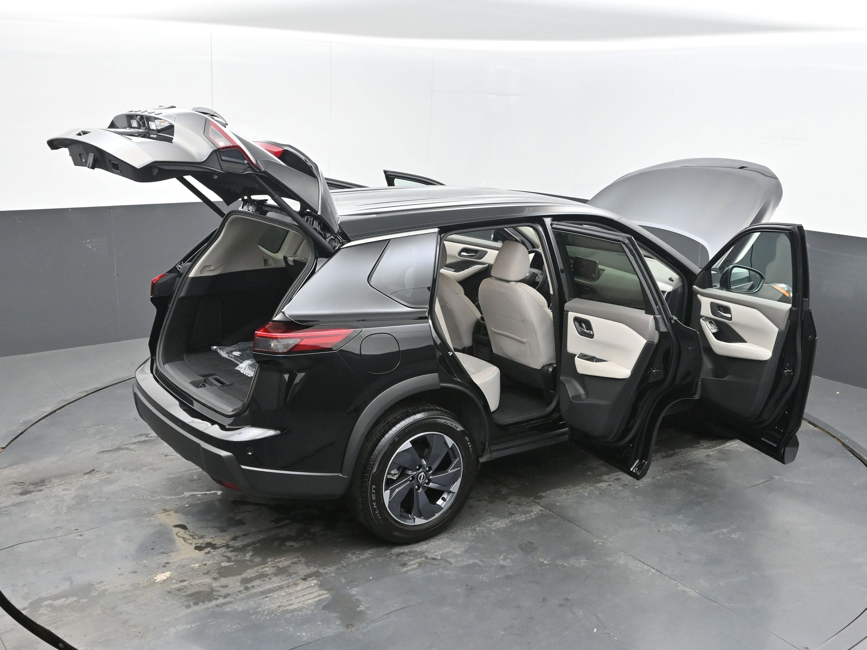 Used 2025 Nissan Rogue SV image 46