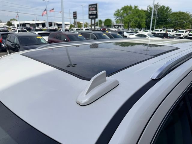 Used 2022 GMC Yukon XL Denali w/ Denali Premium Package image 10