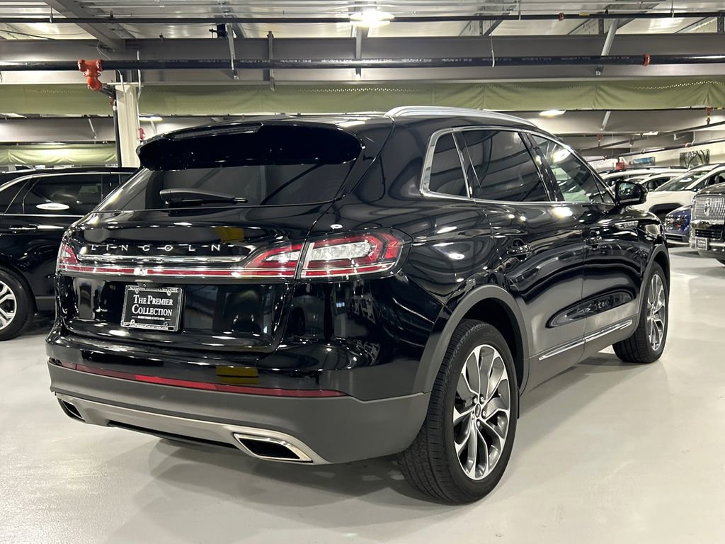 Used 2022 Lincoln Nautilus Reserve AWD/4WD image 2