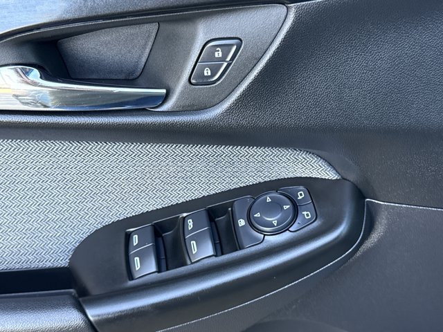 Used 2025 Chevrolet TrailBlazer LT w/ LT Cold Weather Package FWD image 15