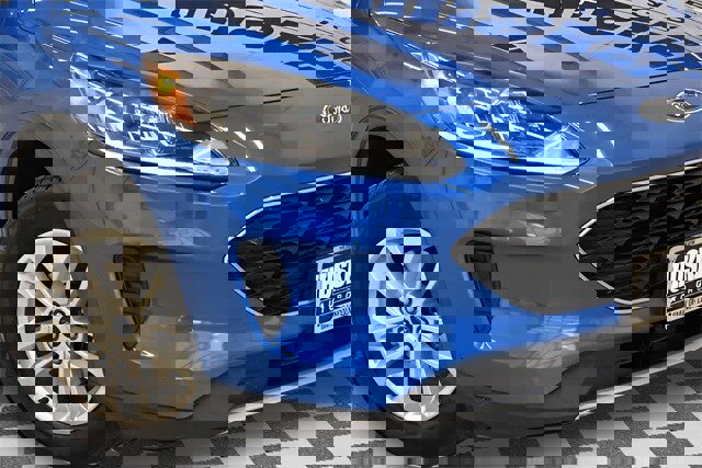 Used 2020 Ford Escape SE image 15