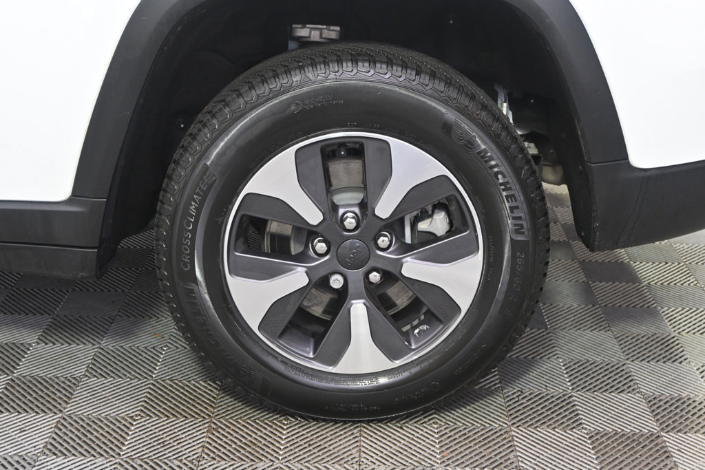 Used 2022 Jeep Grand Cherokee Limited 4xe w/ Luxury Tech Group II AWD/4WD image 18