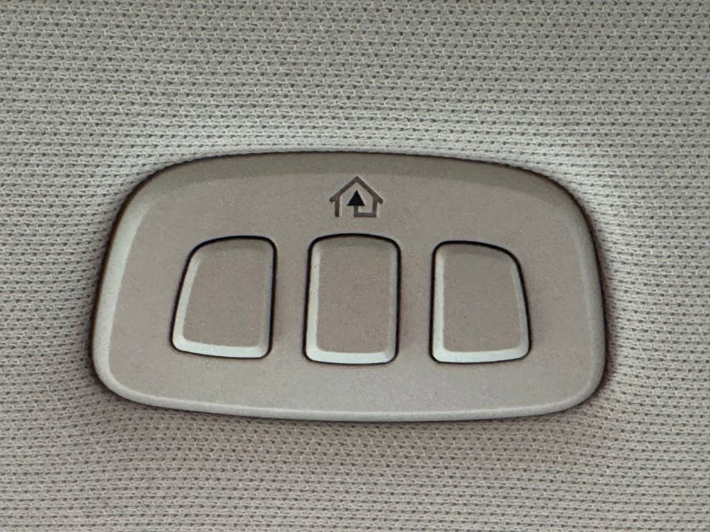 Used 2022 Ford Explorer Limited w/ Equipment Group 301A image 24