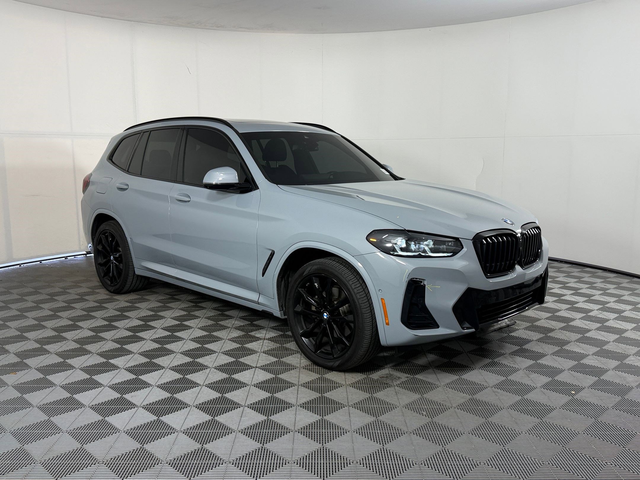 Certified 2024 BMW X3 xDrive30i w/ Premium Package AWD/4WD image 7