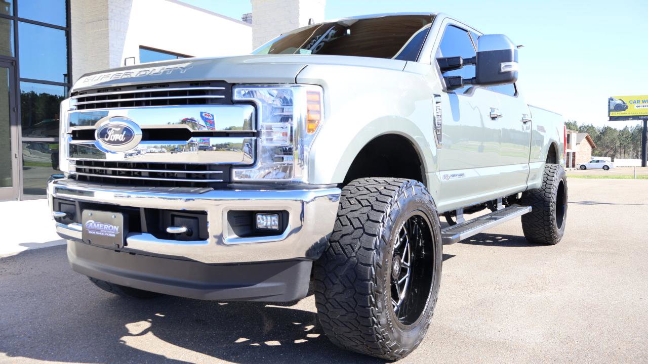Used 2019 Ford F250 Lariat w/ Lariat Ultimate Package image 2