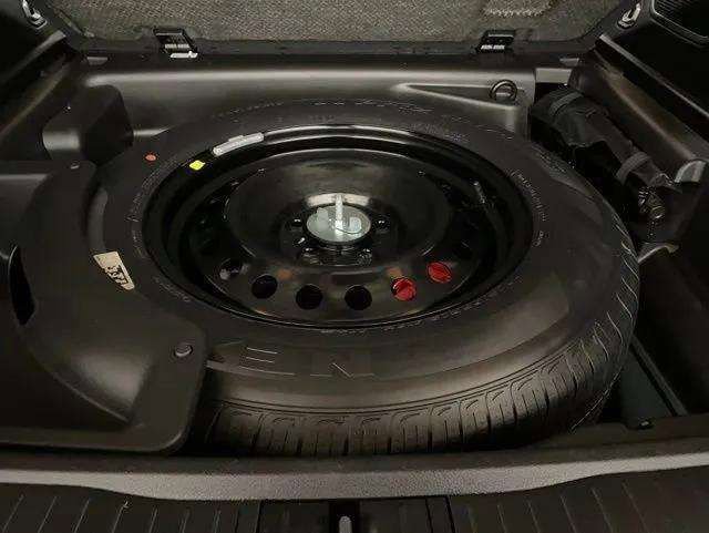 Used 2023 Jeep Grand Cherokee 4WD 4xe w/ Luxury Tech Group II image 99