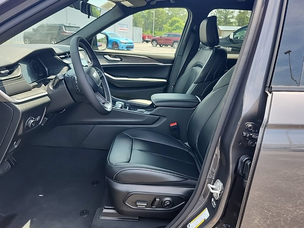 New 2026 Jeep Grand Cherokee L Limited AWD/4WD image 17