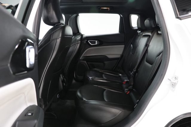 Used 2023 Jeep Compass Limited w/ Sun and Sound Group AWD/4WD image 32
