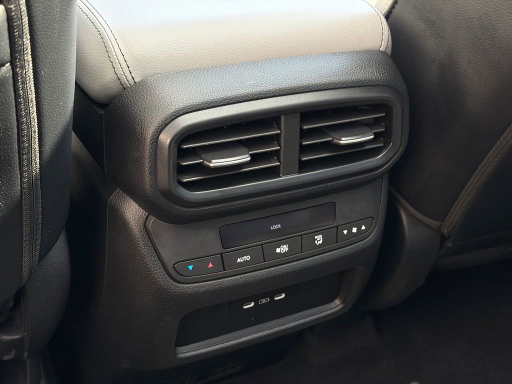 Certified 2025 Honda Pilot Touring image 20