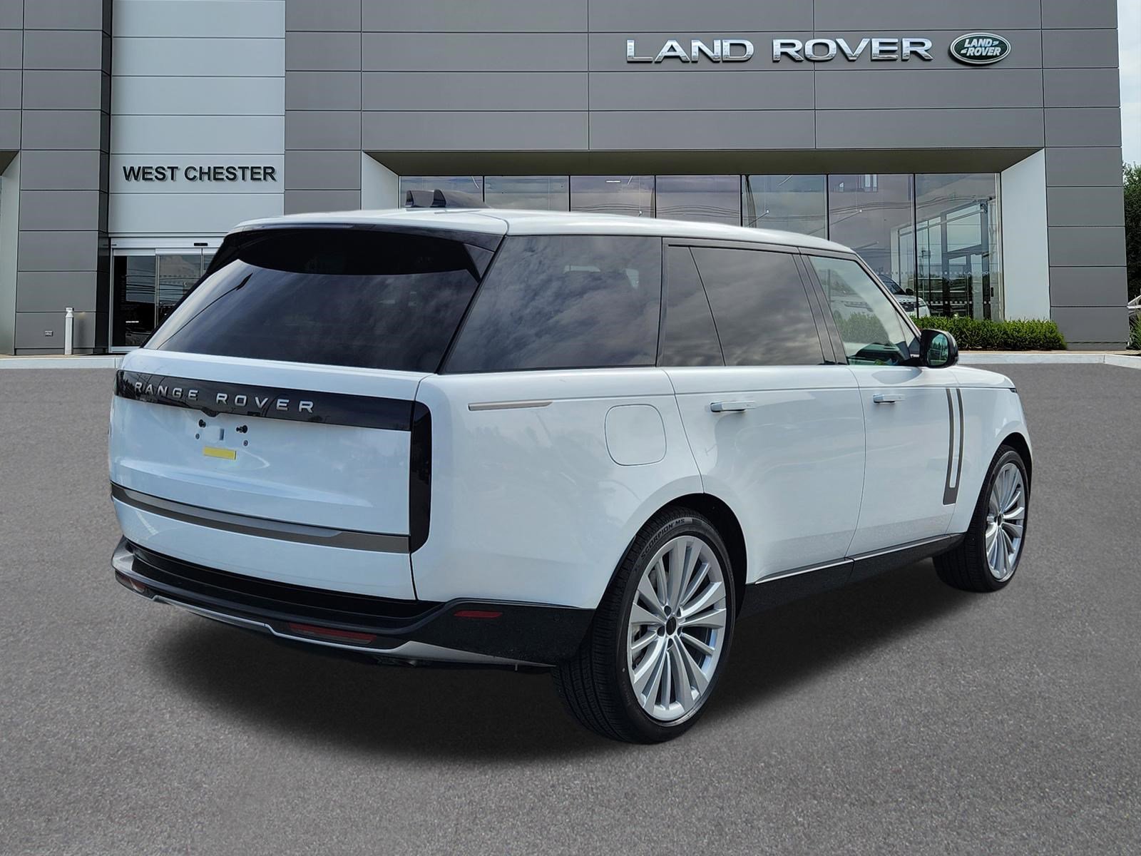 New 2026 Land Rover Range Rover Long Wheelbase SE image 4
