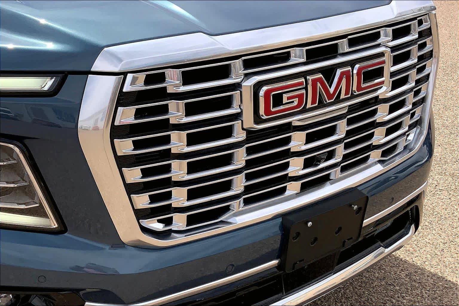 Used 2025 GMC Yukon XL Denali w/ LPO, Floor Liner Package image 30