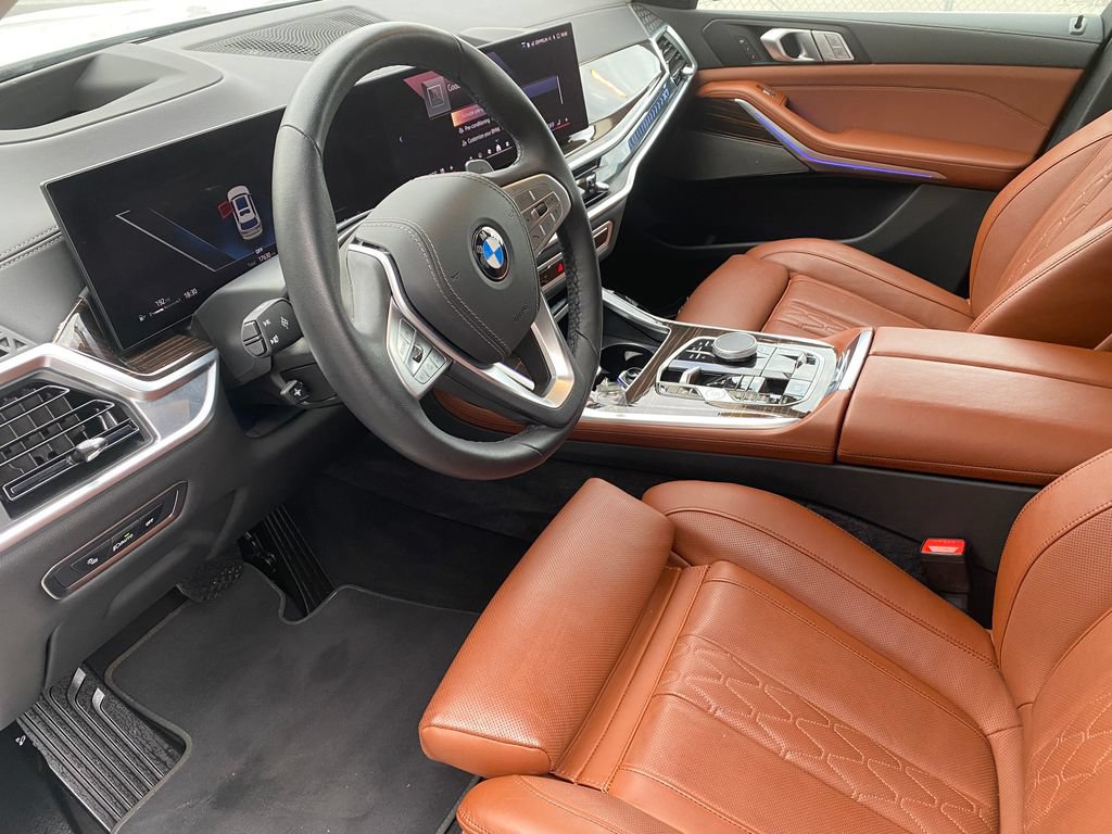 Used 2026 BMW X7 xDrive40i AWD/4WD image 16