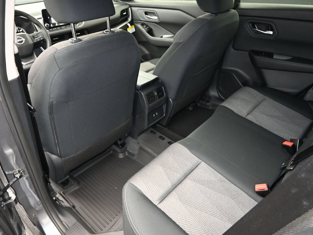 Certified 2026 Nissan Rogue SV w/ Cold Weather Package FWD image 17