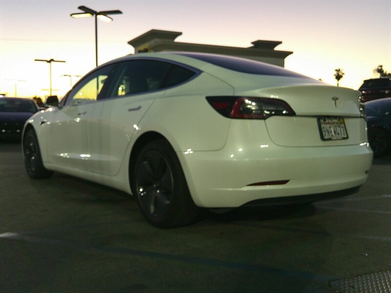 Used 2019 Tesla Model 3 Standard Range image 4