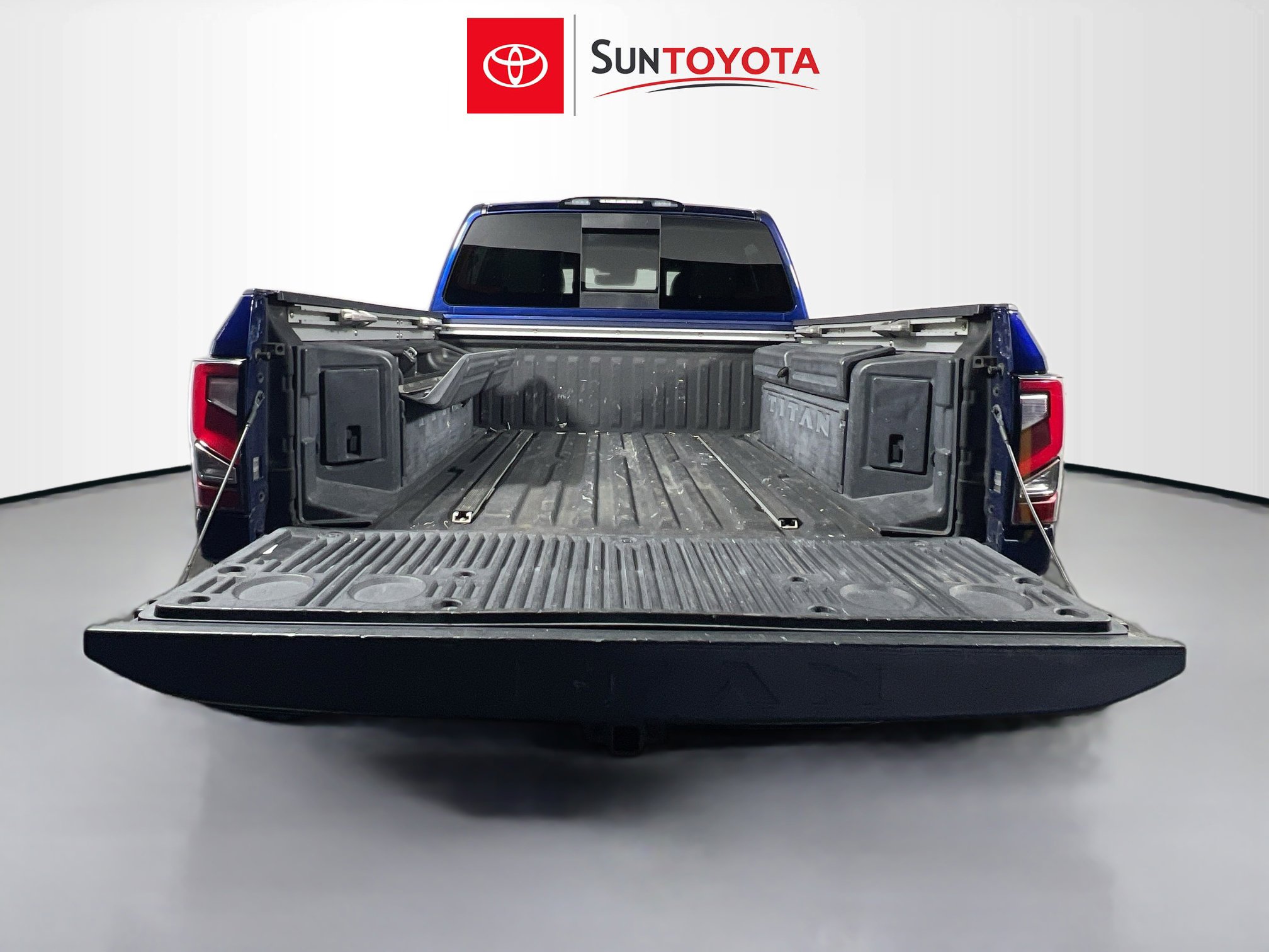 Used 2020 Nissan Titan Platinum Reserve w/ Moonroof Package image 34