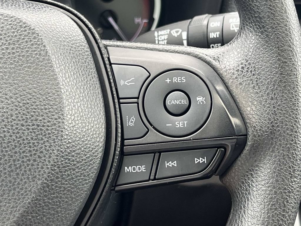 Used 2024 Toyota RAV4 XLE w/ Convenience Package FWD image 31