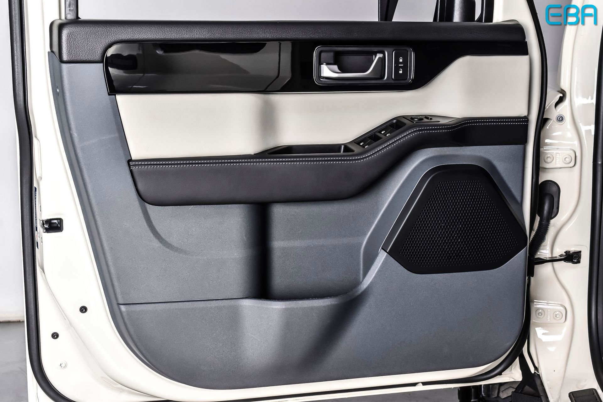 Used 2025 INEOS Grenadier Fieldmaster Edition AWD/4WD image 13